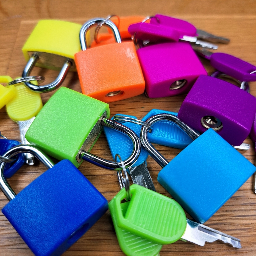 Decorative padlocks and keys 🔐🌈 Rainbow bundle! - Picture 3 of 9